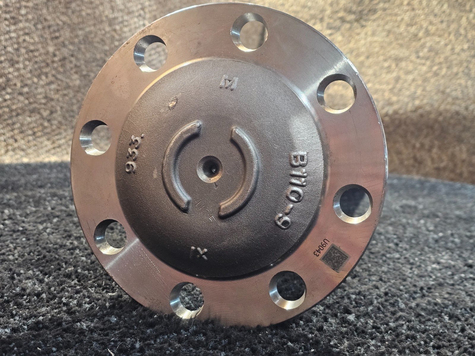 Meritor B110-9 45-inch Axle Shaft U9043 SIlver, 8-Bolt Hole Steel