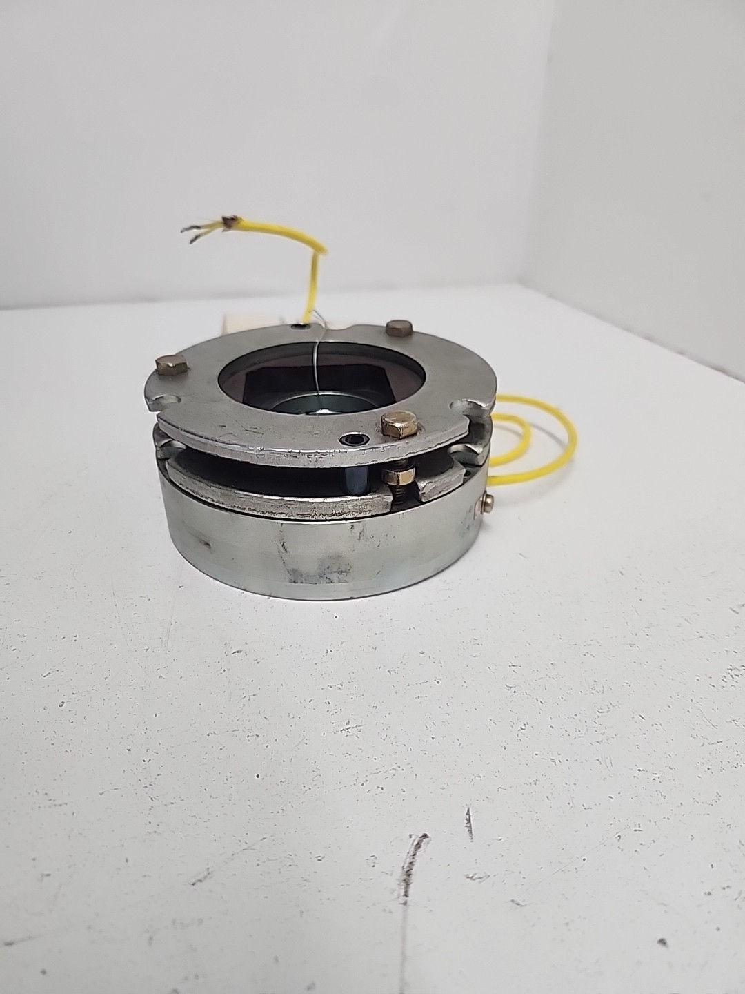 Shinko Electric Co. ELECTROMAGNETIC BRAKE SBR-122M2-400A **USED **