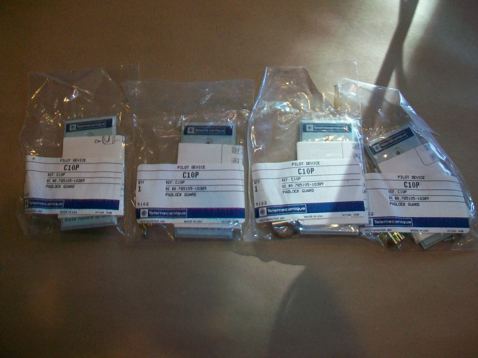 4PC TELEMECANIQE PADLOCK GUARD C10P NEW