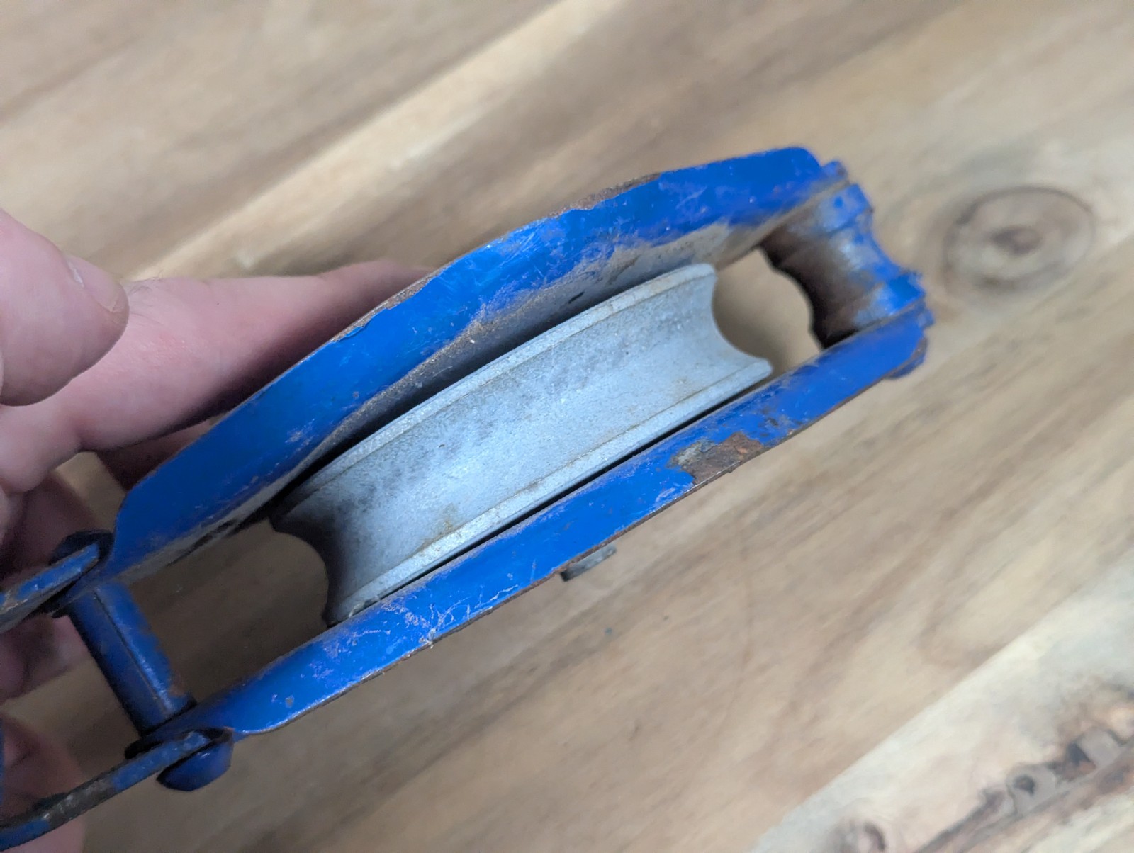 700lb Metal Pulley – CooperTools Campbell with Snap Hook