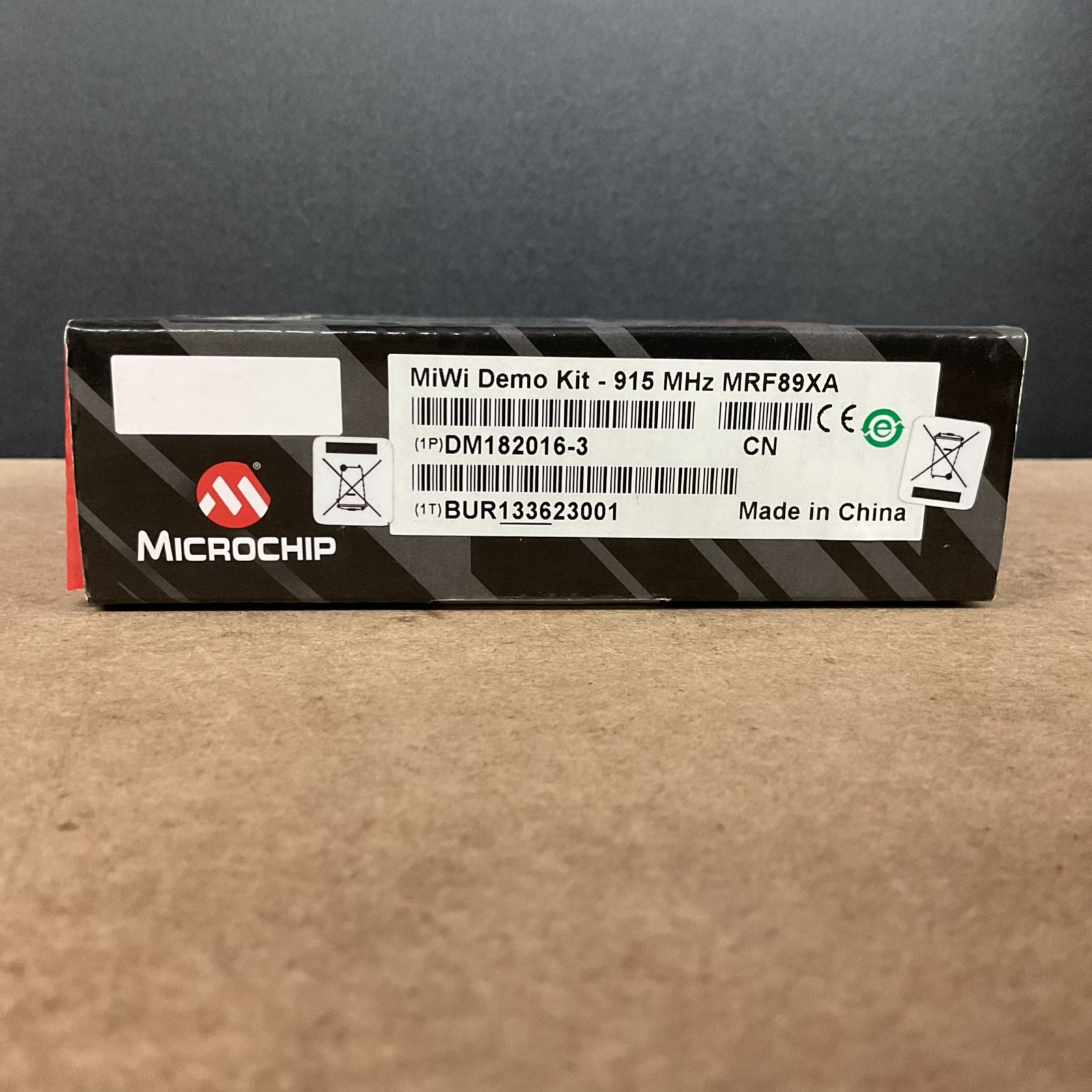 Microchip Development Tools DM182016-3 MiWi Demo Kit – 915 MHz MRF89XA
