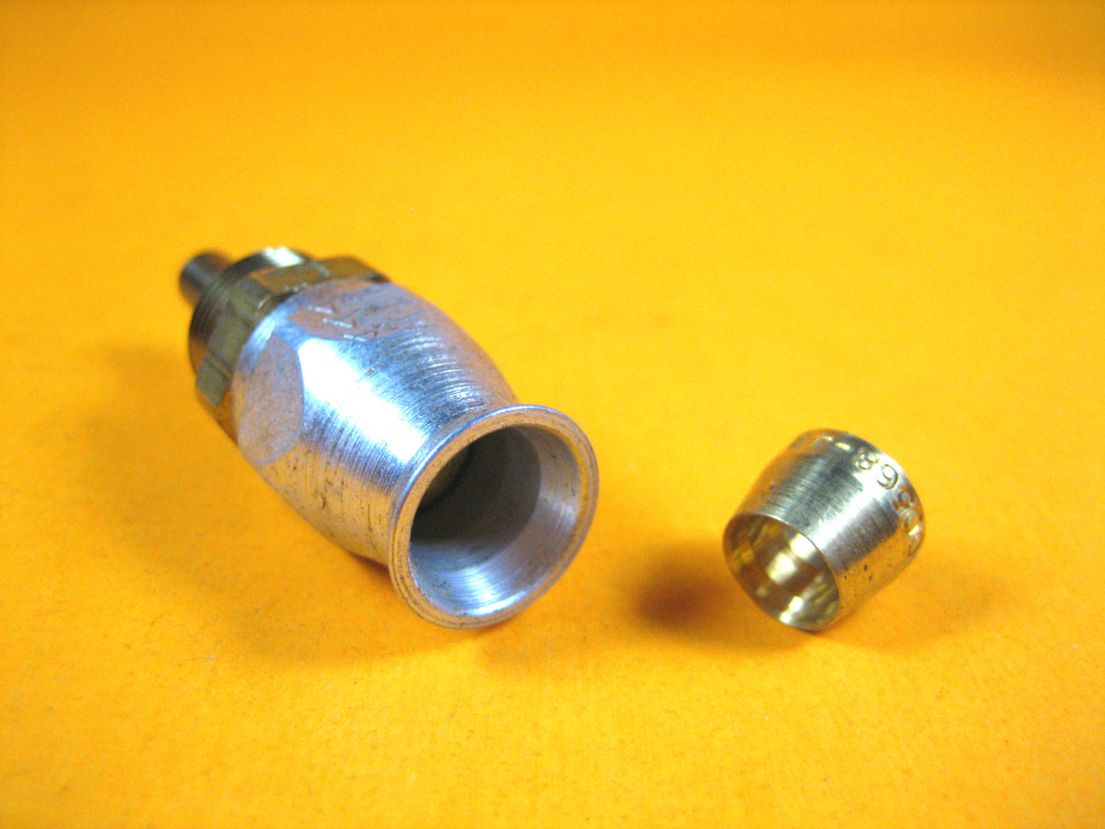 Aeroquip – 38-190637-2-4 – Hydraulic Hose Fitting 3/16