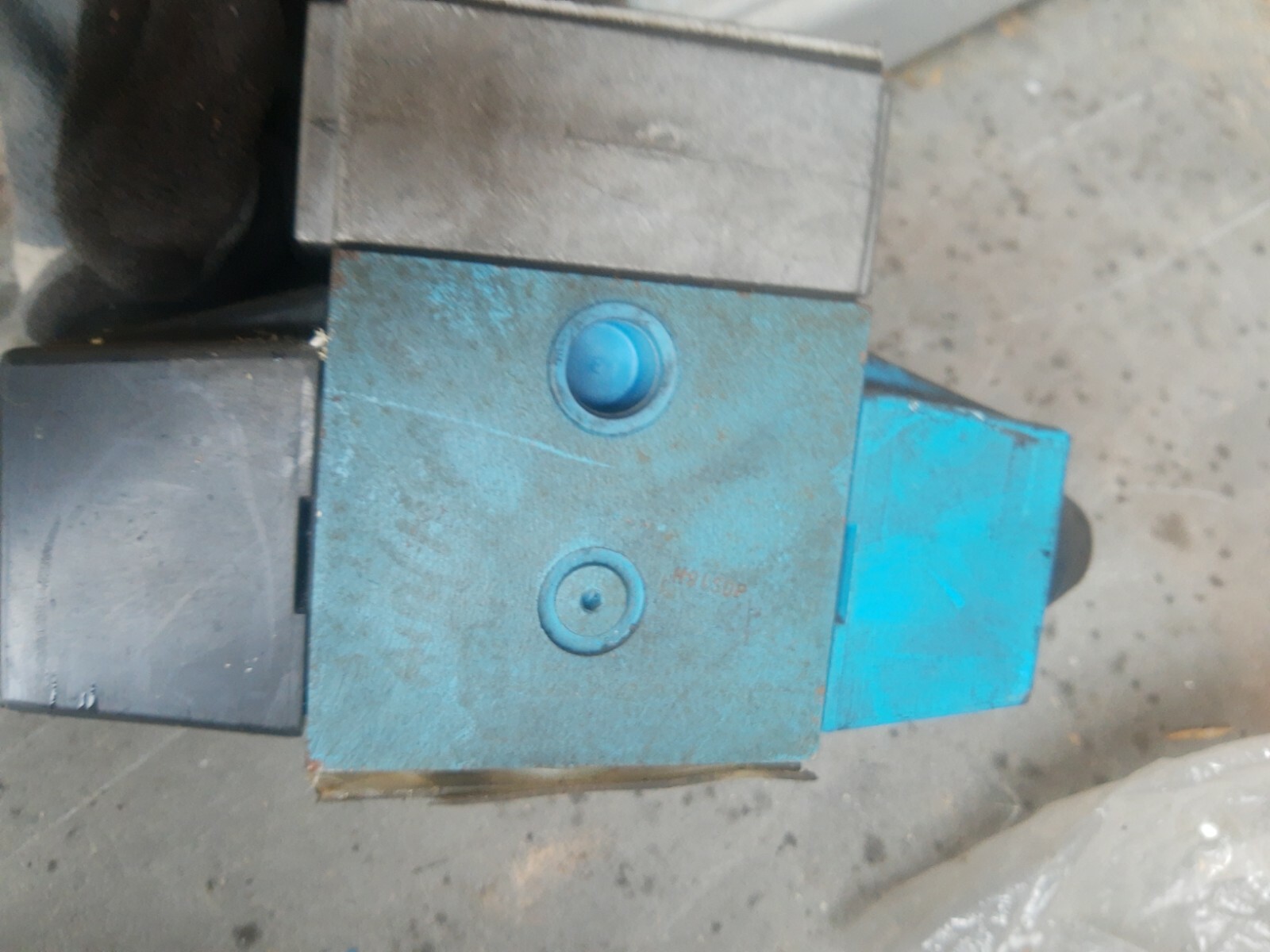 RARE Monarch Hydraulic Directional Valve & Vickers Coil # 1062 (?) 868982