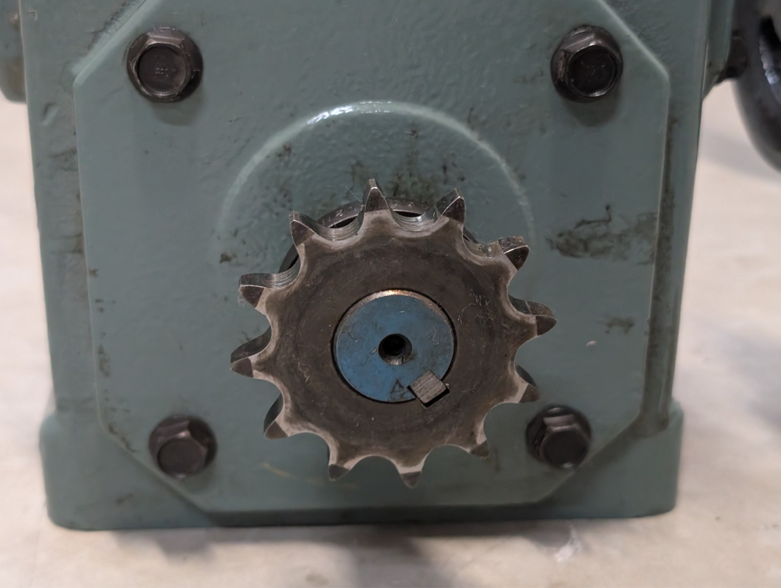 HYTROL 4AC 20-1 RH GEAR REDUCER RIGHT HAND, RATIO 20:1, With Gear & Pulley