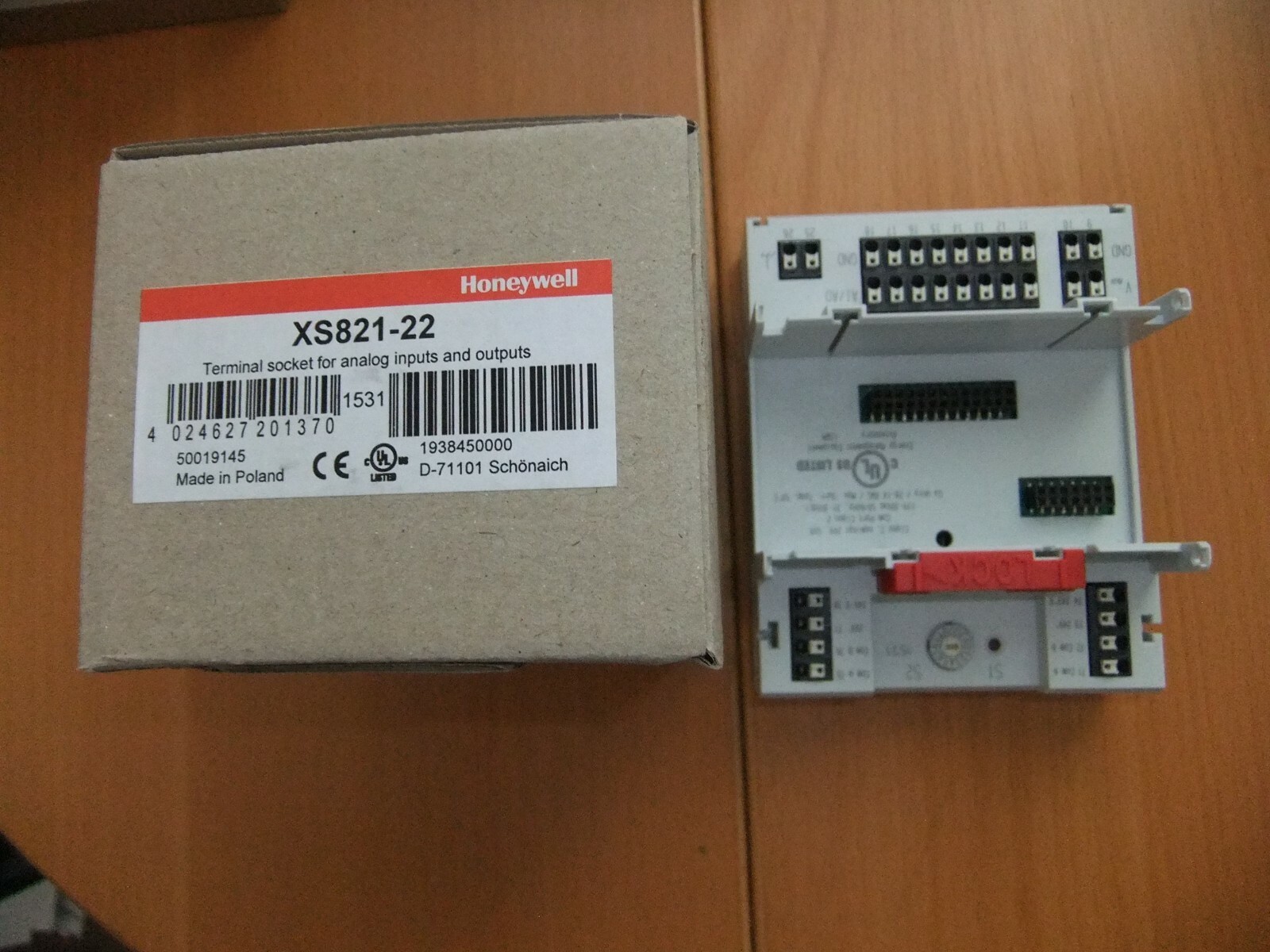 HONEYWELL XS821-22 ANALOGUE INPUT/OUTPUT BASE BRAND NEW IN BOX 2 AVAILABLE