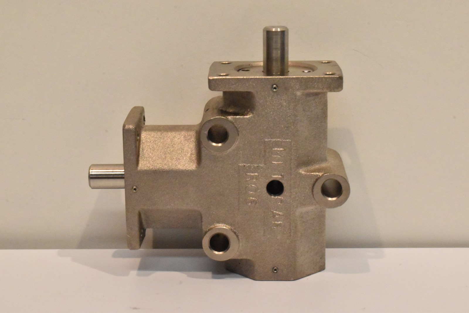 Mitrpak R06 2 way L shape 90 deg. Gearbox