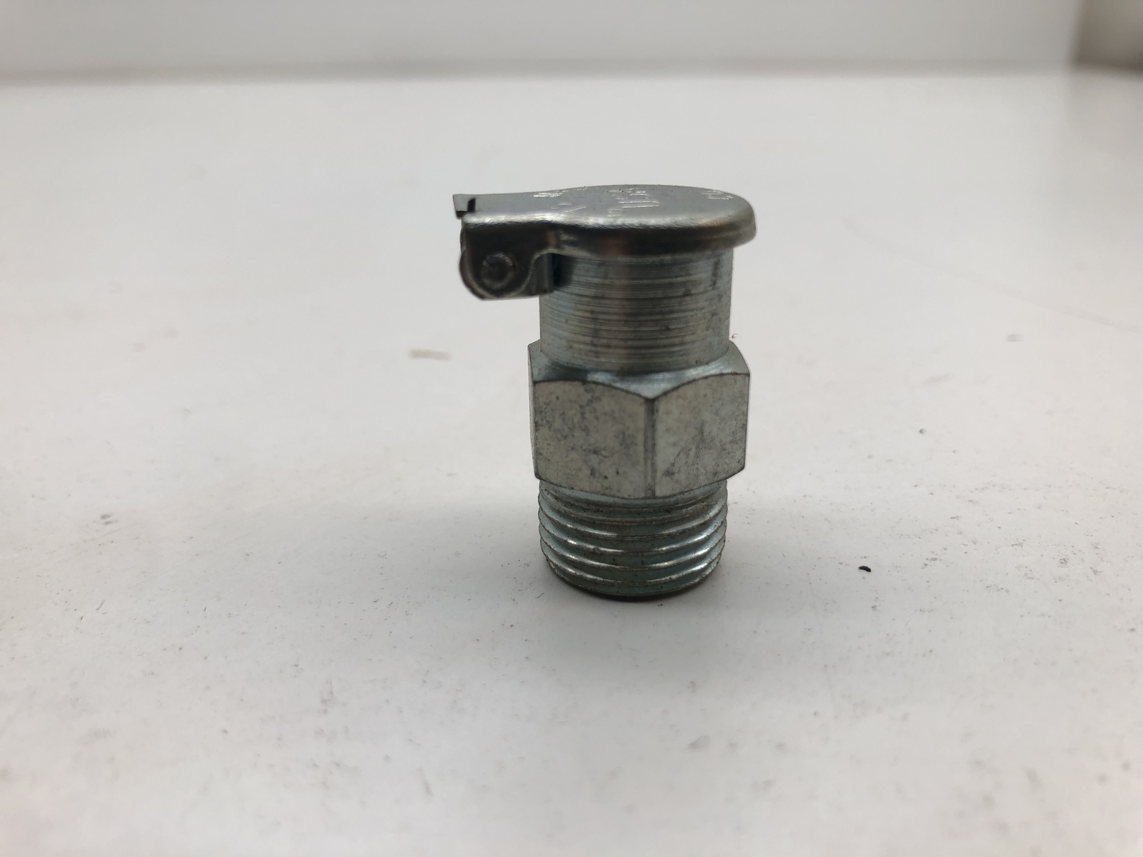 (QTY.12) MCMASTER-CARR 1229K26 OIL FITTING W/ SELF-CLOSING HINGED COVER