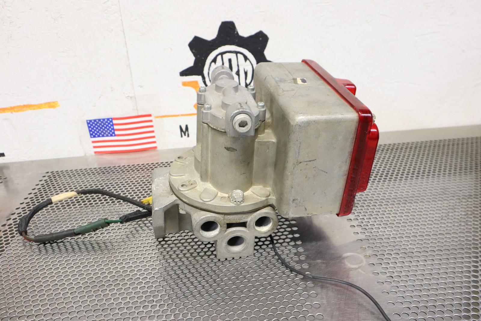 BF Goodrich 1819-11 Skid Control 1800-7 BM033786 Part # 1722 1719-5 1722-17 Used