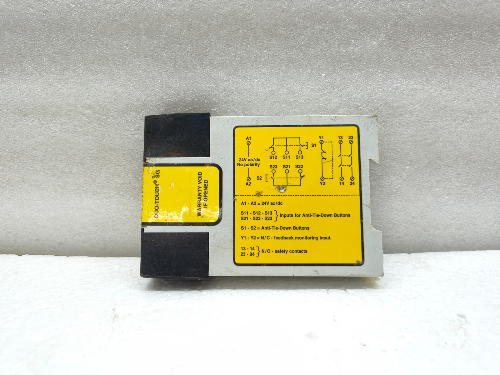 BALDOR MAC2A15TR-RM00 SAFETY RELAY MODULE ( USED CONDITION )