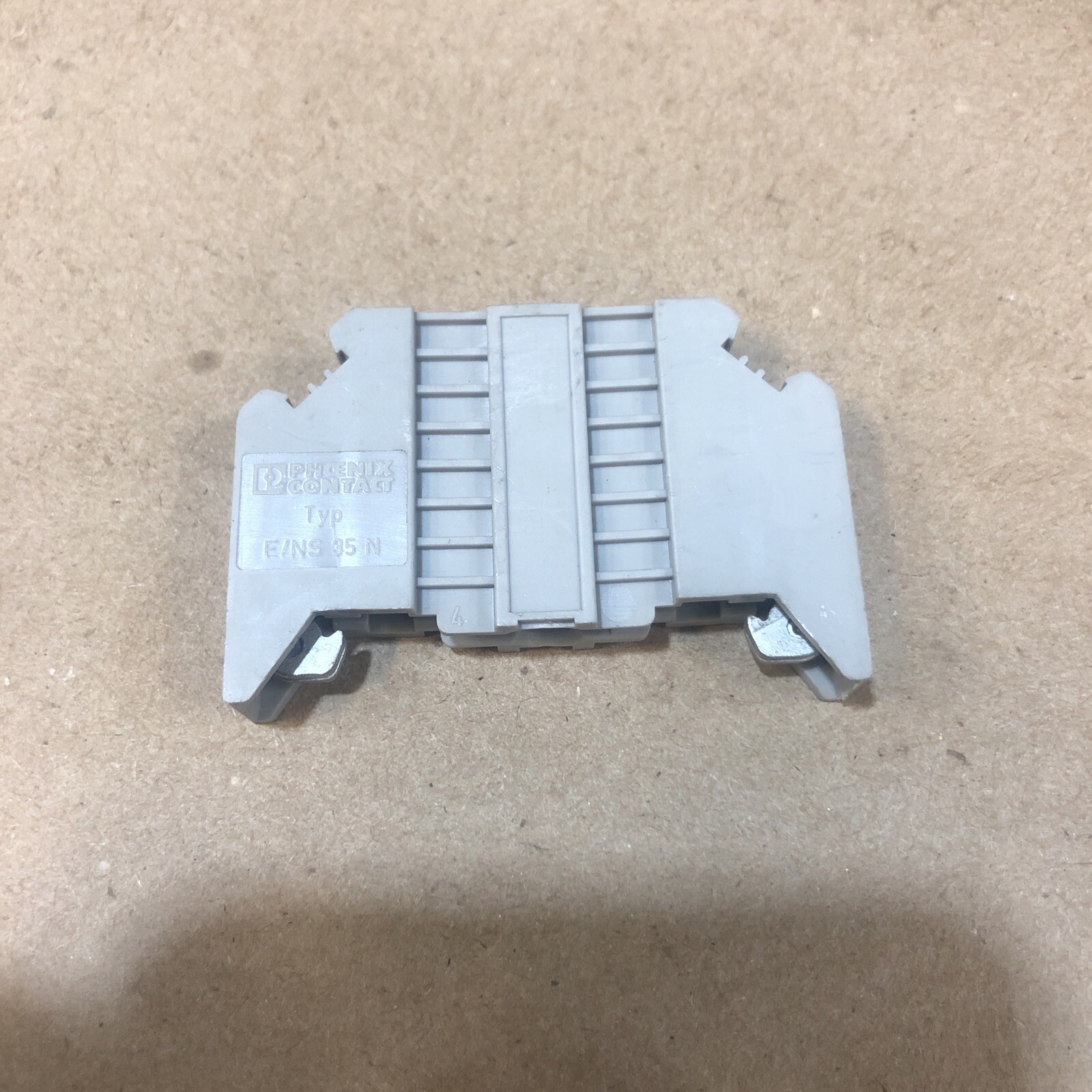 EATON ES35C UNIVERSAL END STOP ( LOT OF 6)