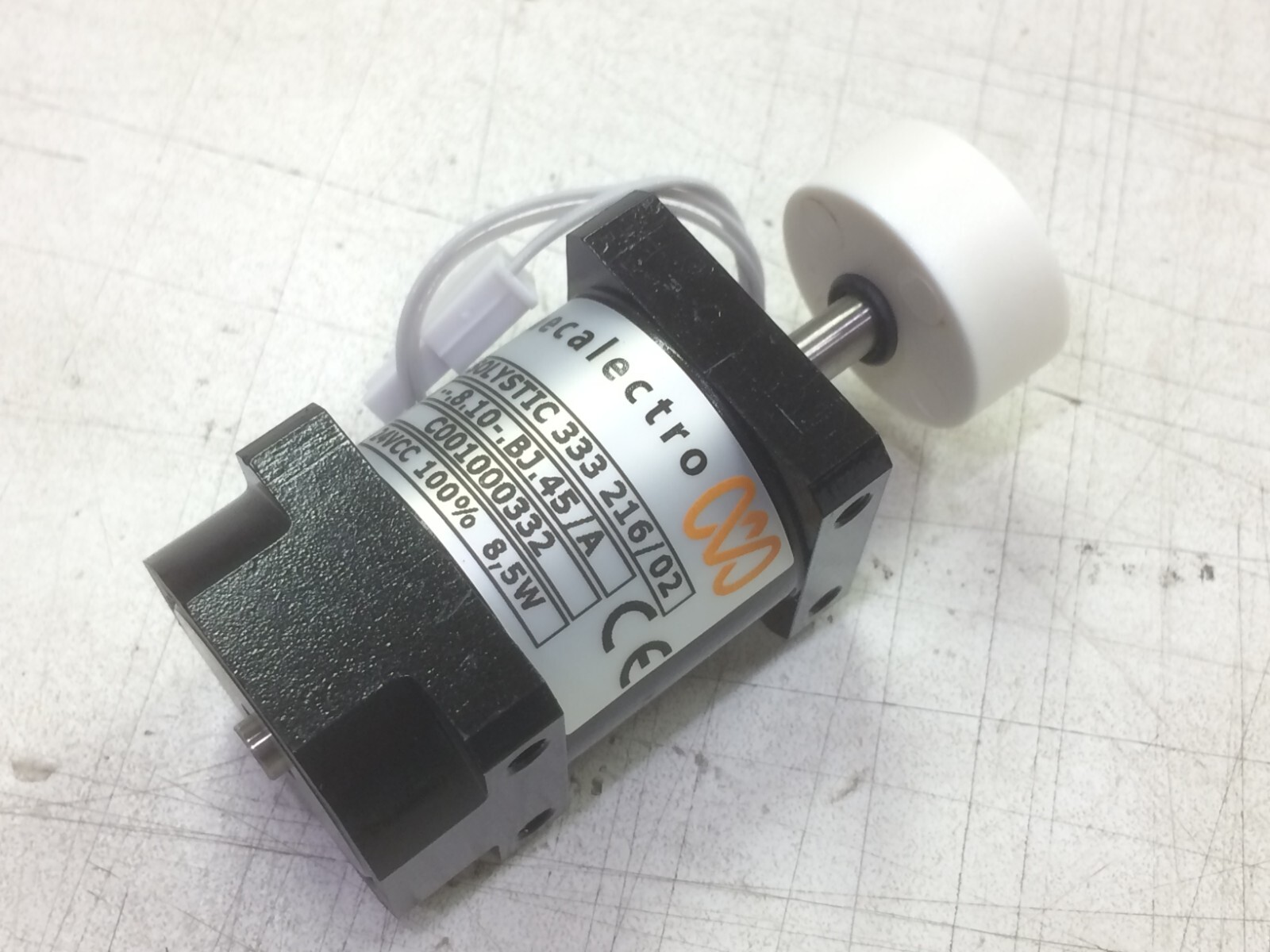 Mecalectro 333 216/02 Solenoid Interlock Switch 8.10.BJ.45 /A 24VDC COIL