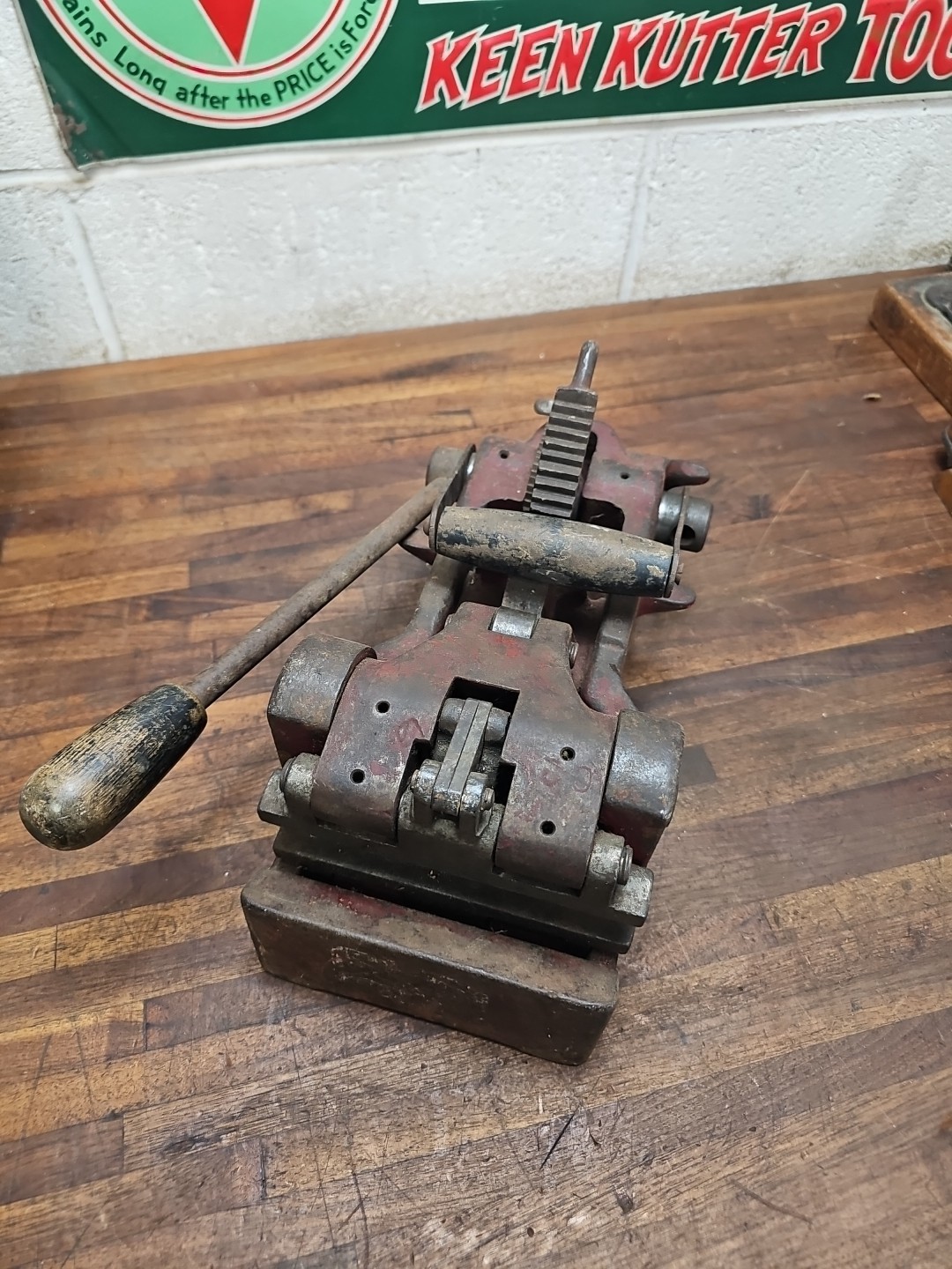 S21- RARE Detroit Belt Lacer Press Vintage flat belt Lacing. Machine