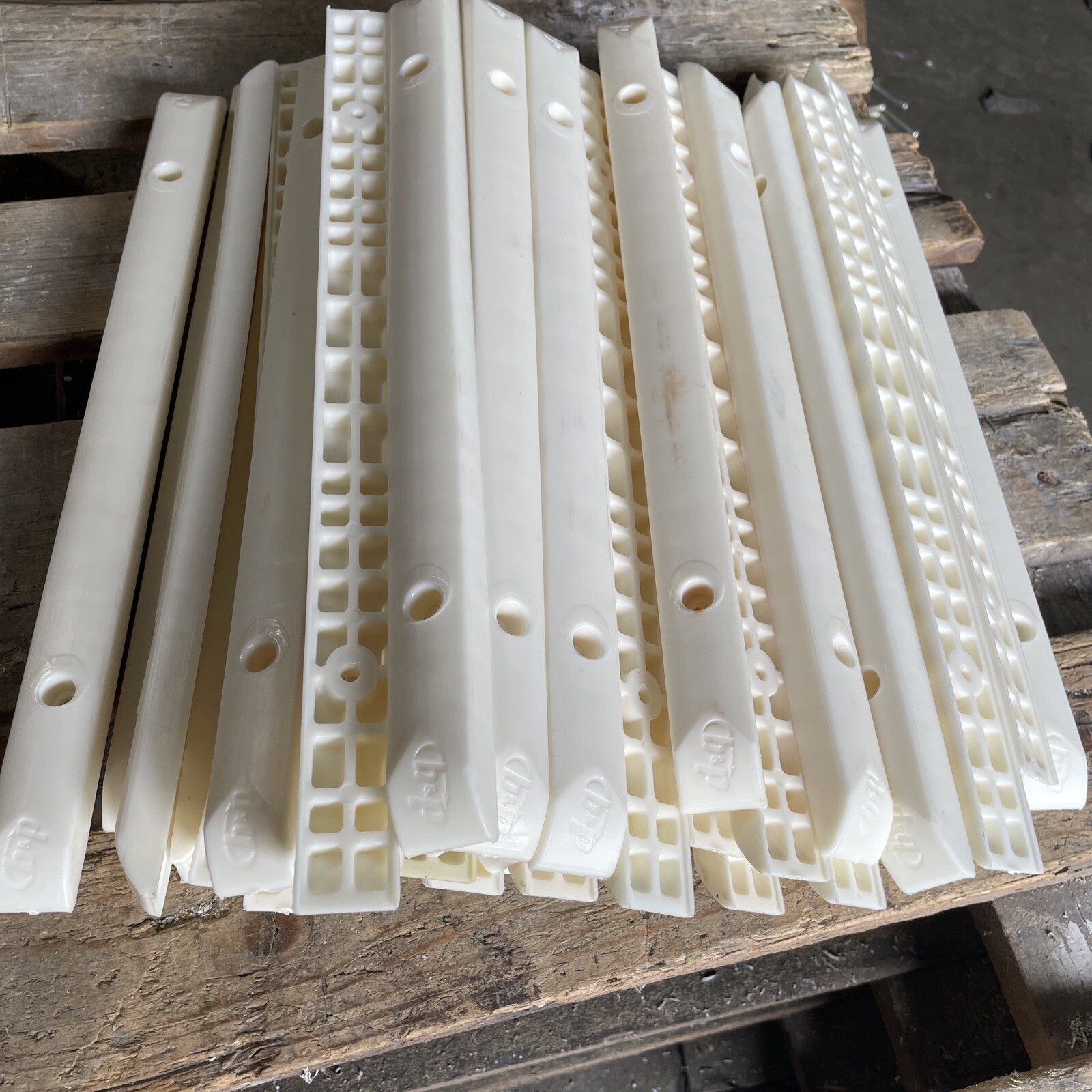 B & P Wearstrip pair for E1L 2002-164 *Lot of 2*