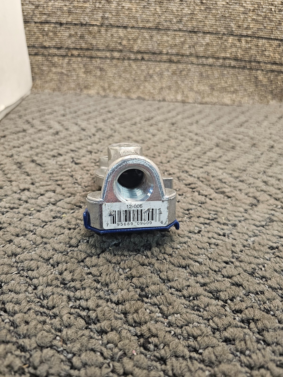 (QTY 2) Phillips 12-006: Gladhand Standard Service Mount 1/2 FPT Fem Pipe Thread