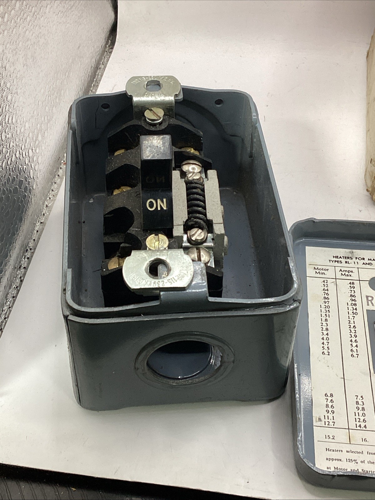 ARROW HART RL-21-G / RL21G Manual Starter NEMA 1 Enclosure 2 Pole 115/230V
