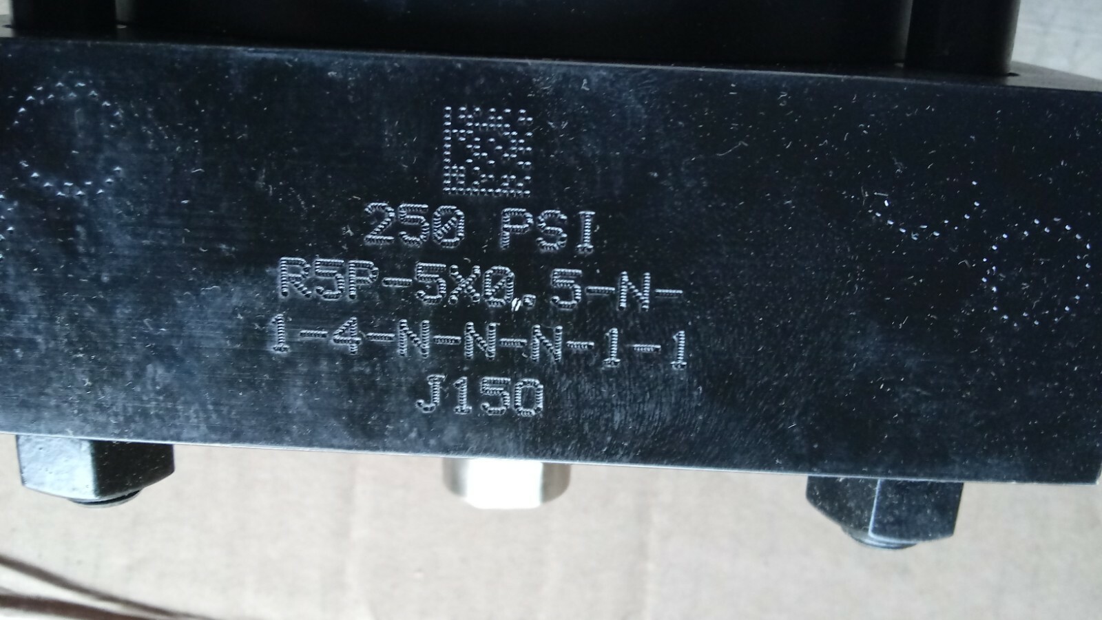 New Eaton Hydro-Line 250psi R5P-5X0, 5-N-1-4-N-N-N-1-1-J150 Cylinder End?
