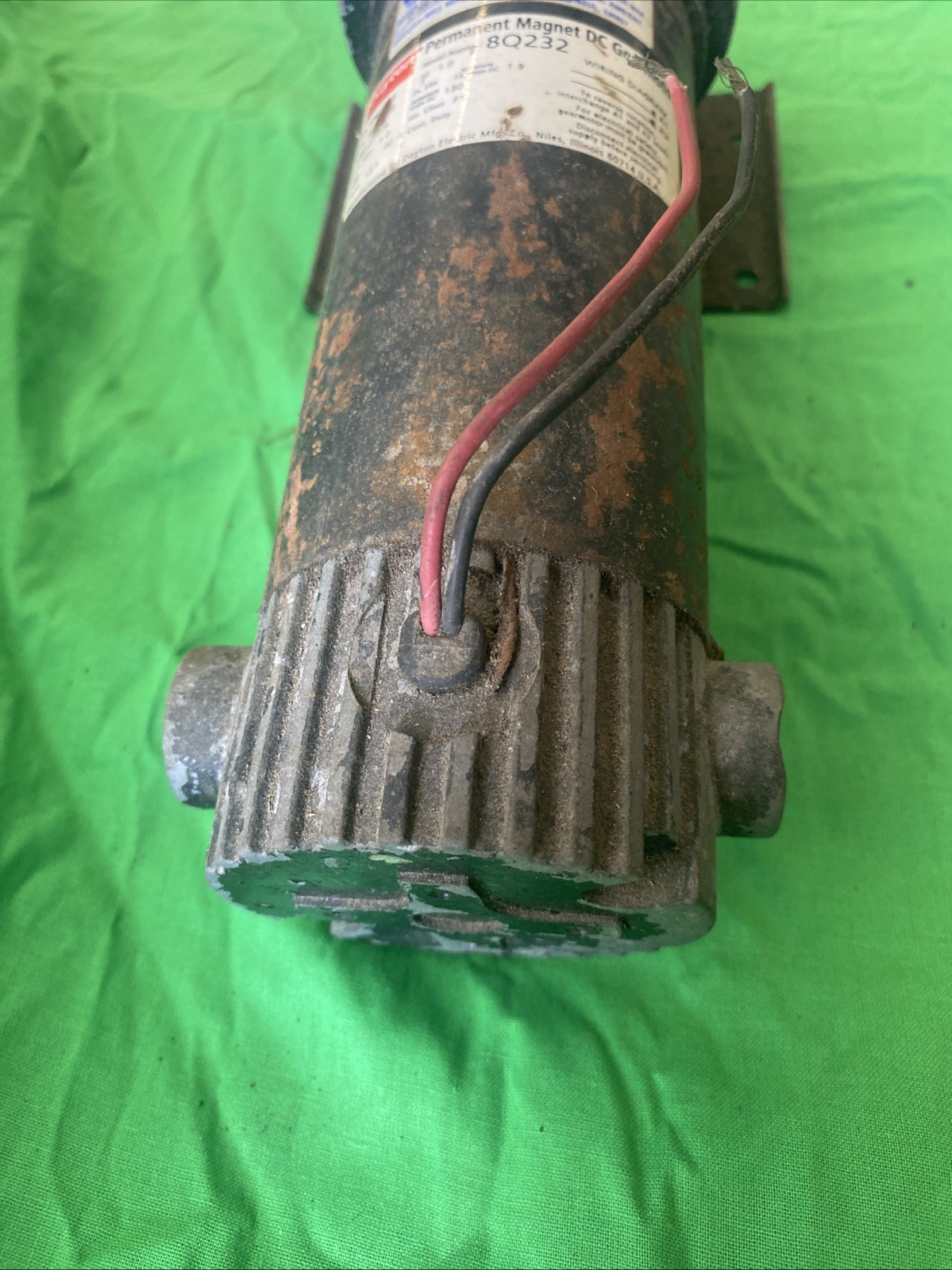 Dayton 8Q232 Permanent Magnet DC Gear Motor 32-999-4306-002