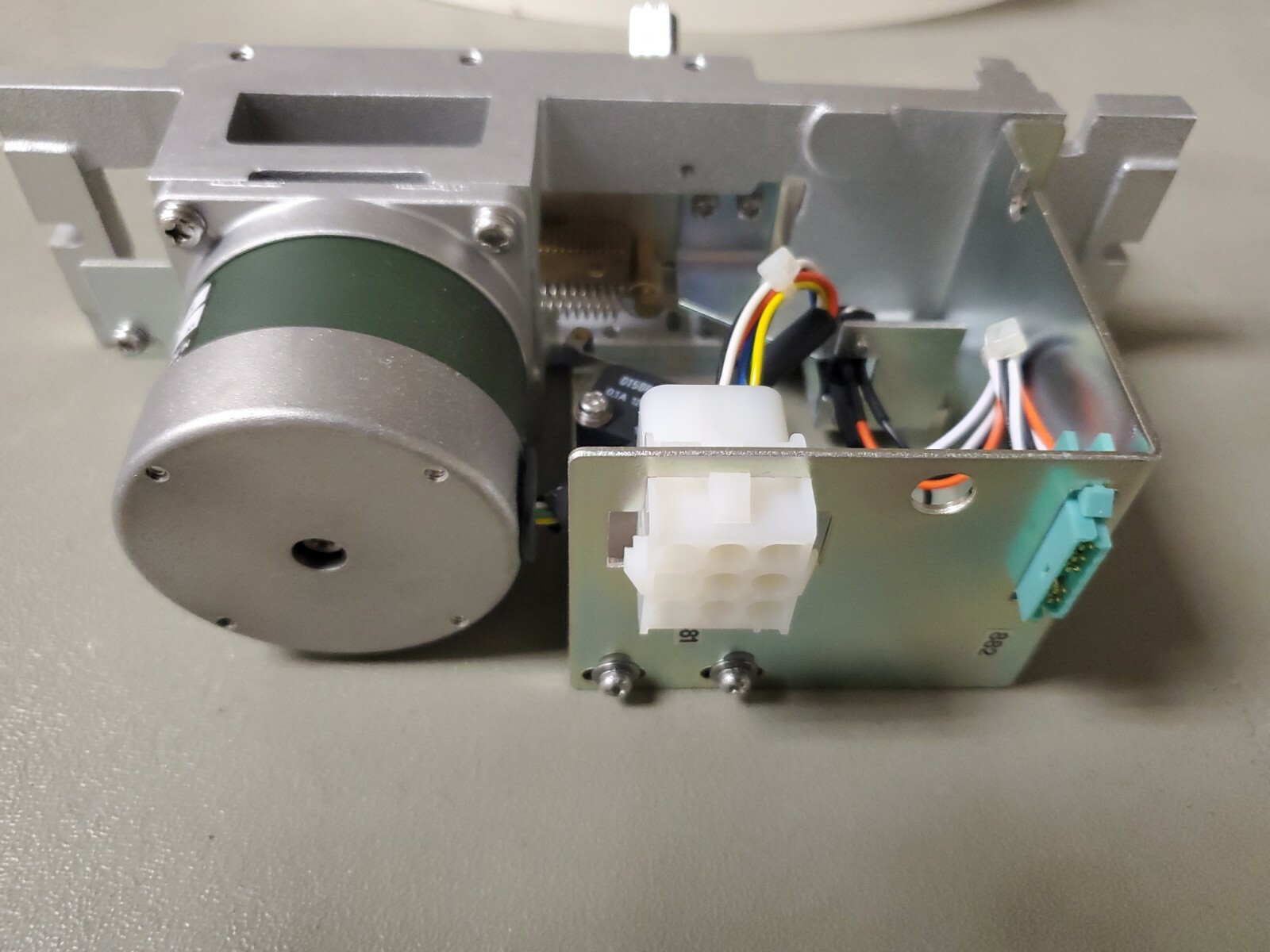 Beckman Coulter Dispenser Unit SA M510- SA01 W/ Tamagawa Step Motor TS3223N15 @1