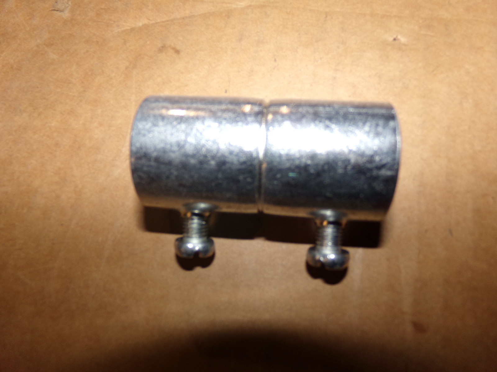 NEW Bridgeport 3/4″ EMP Coupling 241 *FREE SHIPPING*