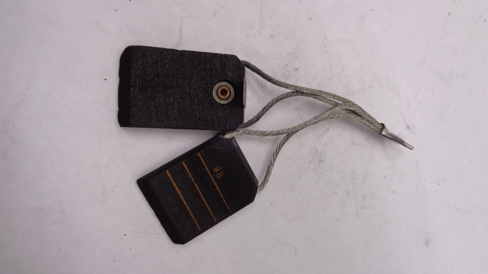 NEW LOT OF 2 RELIANCE RE41PH CARBON BRUSH
