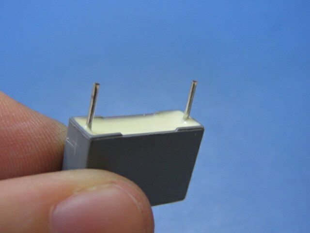 ARCOTRONICS R76QI2220SE40J Qty of 50 per Lot CAPACITOR METALLIZED FILM; FILM MM