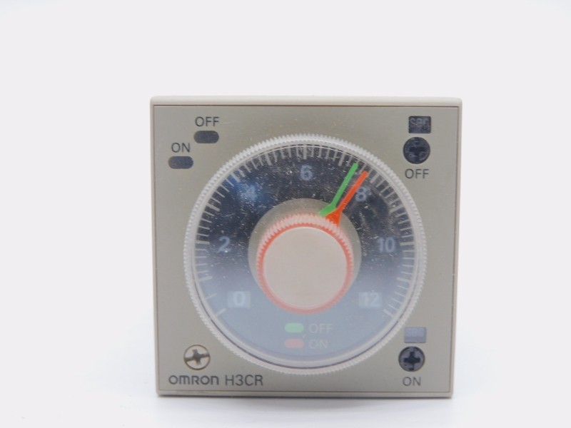 OMRON H3CR-F8 100-240VAC 5A 1.2S-30H NSMP