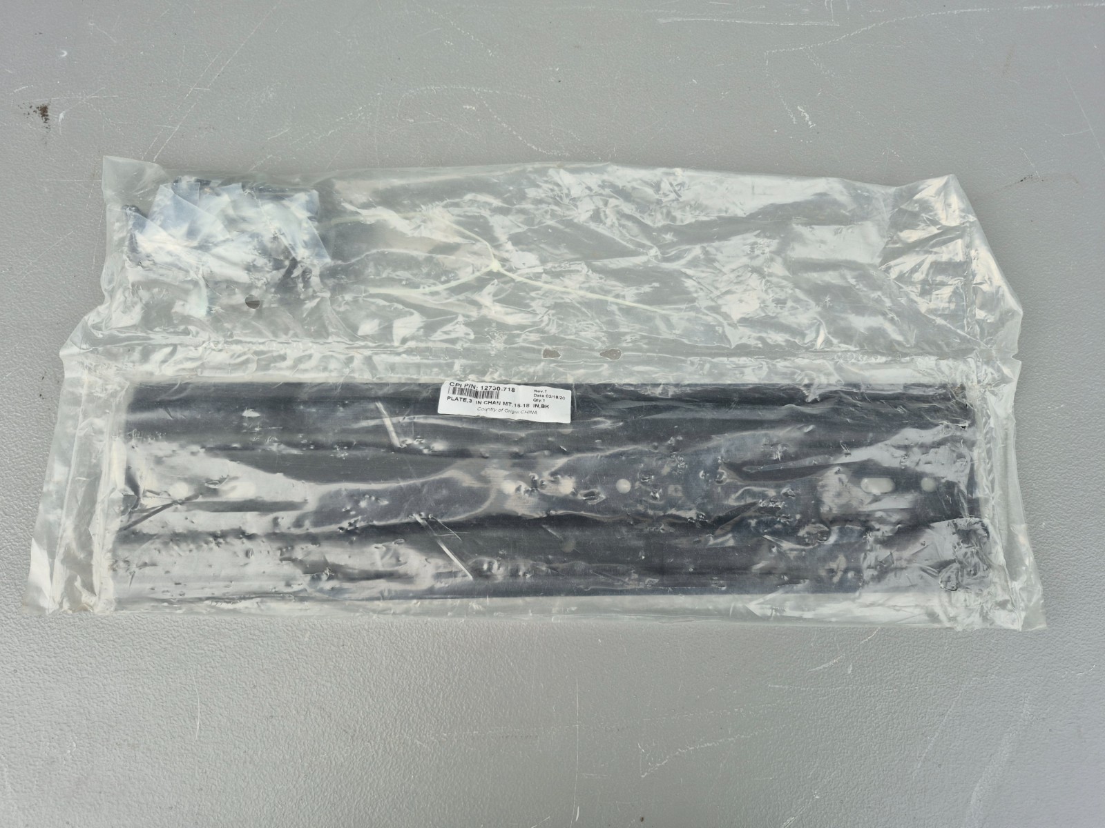 Chatsworth 12730-718 3″ Channel Rack-To-Runway Mounting Plate w/ Bracket NEW