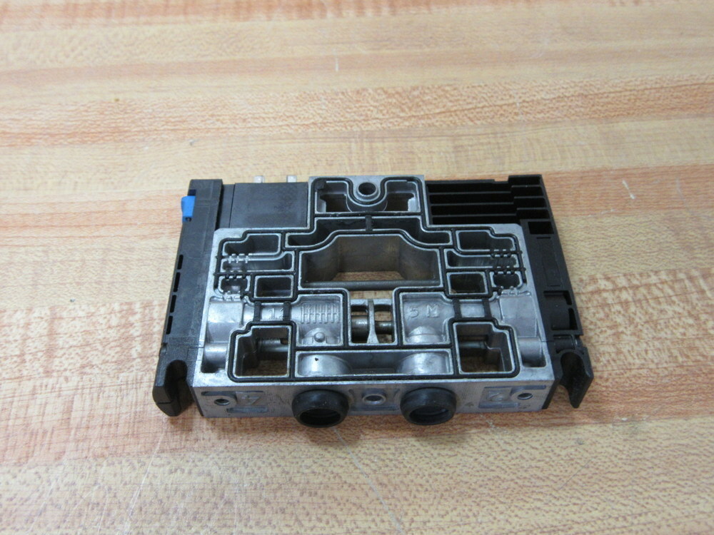 Festo 161 360 Valve CPV14-M1H-5LS-1/8 21VDC Coil