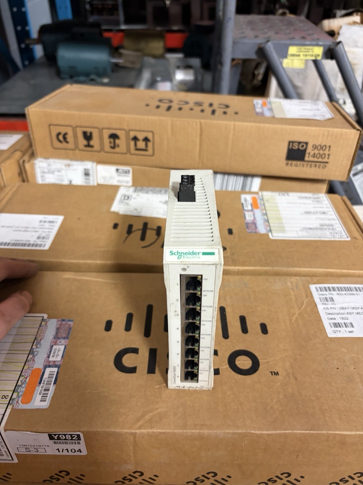 SCHNEIDER TCSESU083FN0 CONNEXIUM SWITCH 8TX MODICON USED