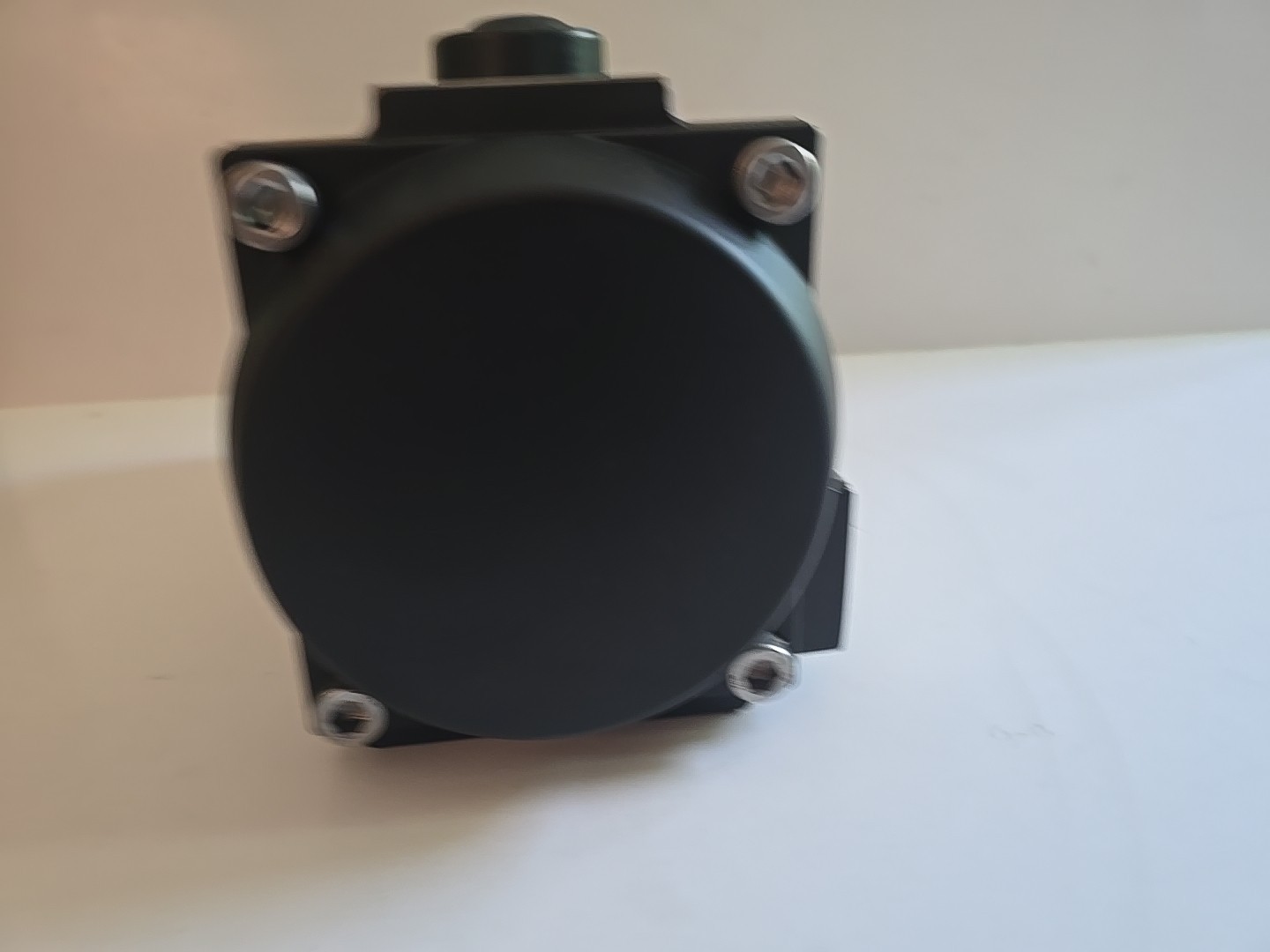 AVCO CSR105V-12 35-150 PSIg Operating Temp -5°c To 190°F. Standard Stroke 90°