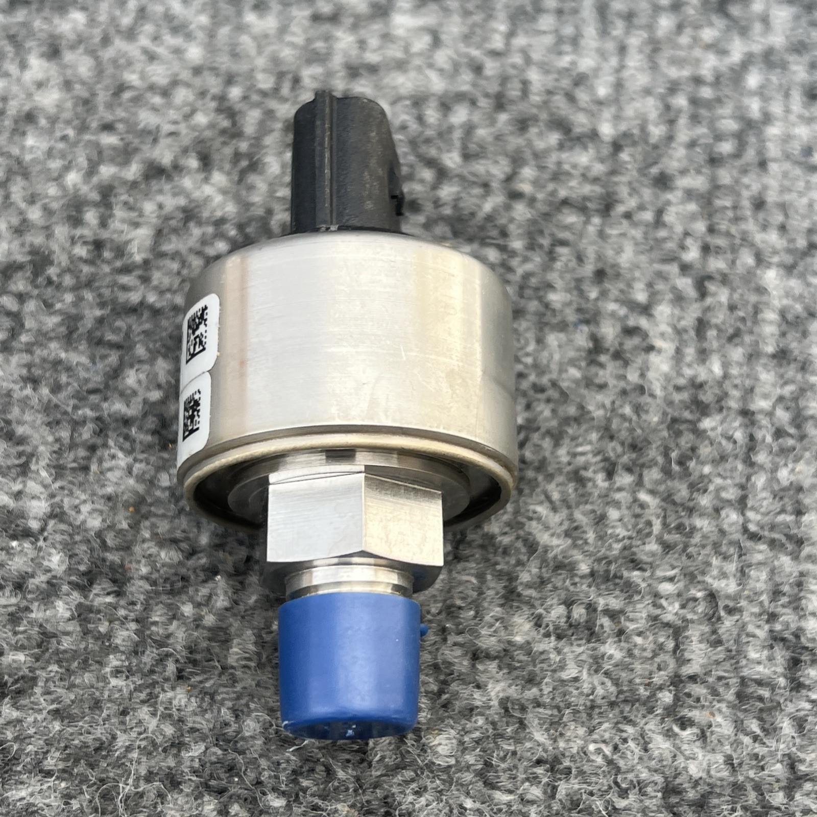 York International 325-25927-600 Oil Pressure Transducer New Other