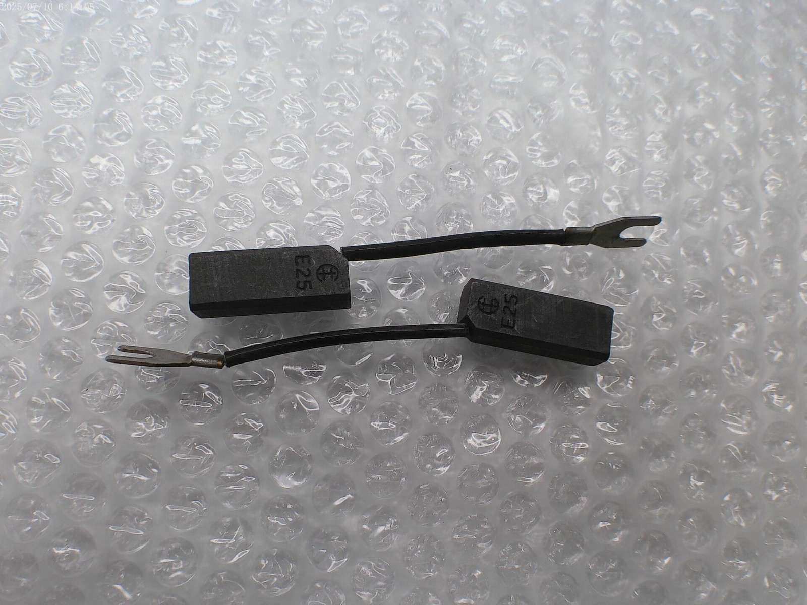 INDUSTRIAL SPARE E25 CARBON BRUSH LOT OF 2 NSNP
