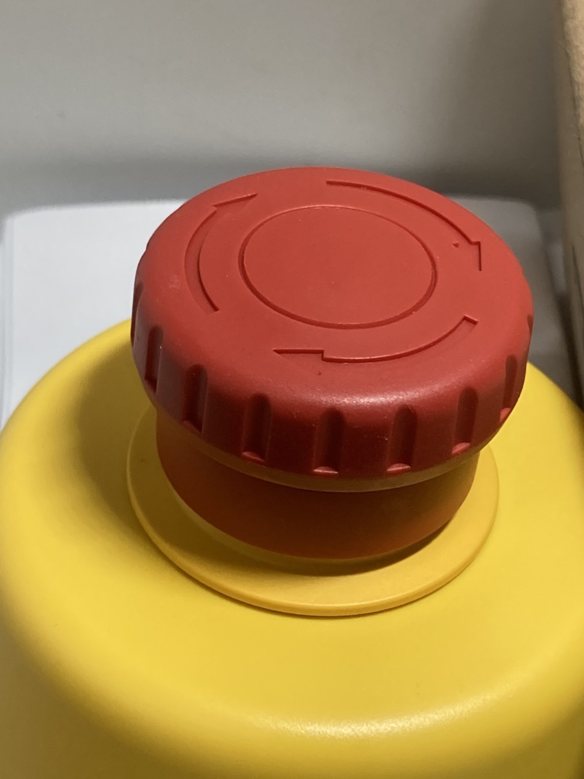 BANNER SSA-EB1PLGR-12ECQ8 EMERGENCY STOP PUSH BUTTON TWIST REL ILL 8 PIN PNP NIB