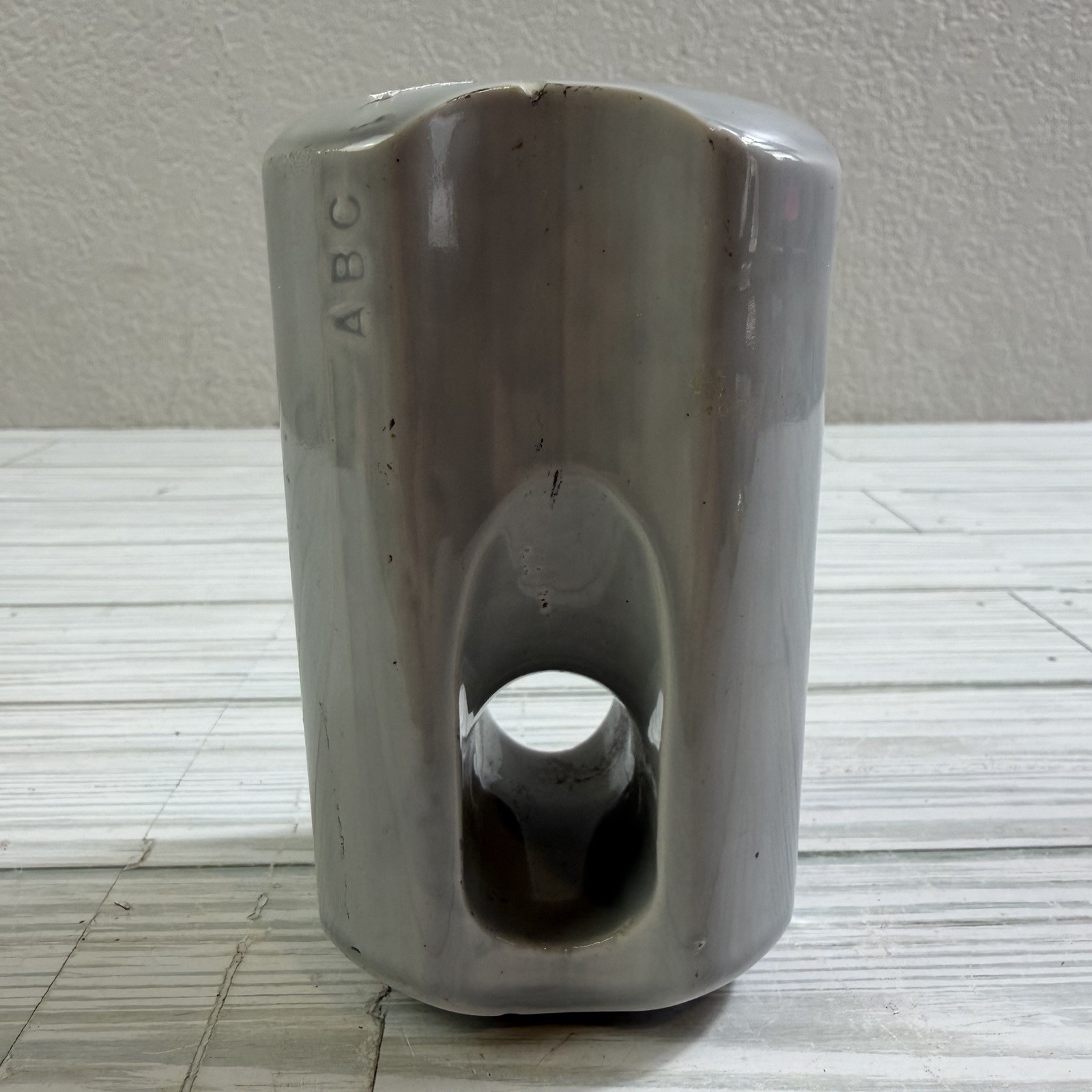 Pinco Strain Insulator White ABC