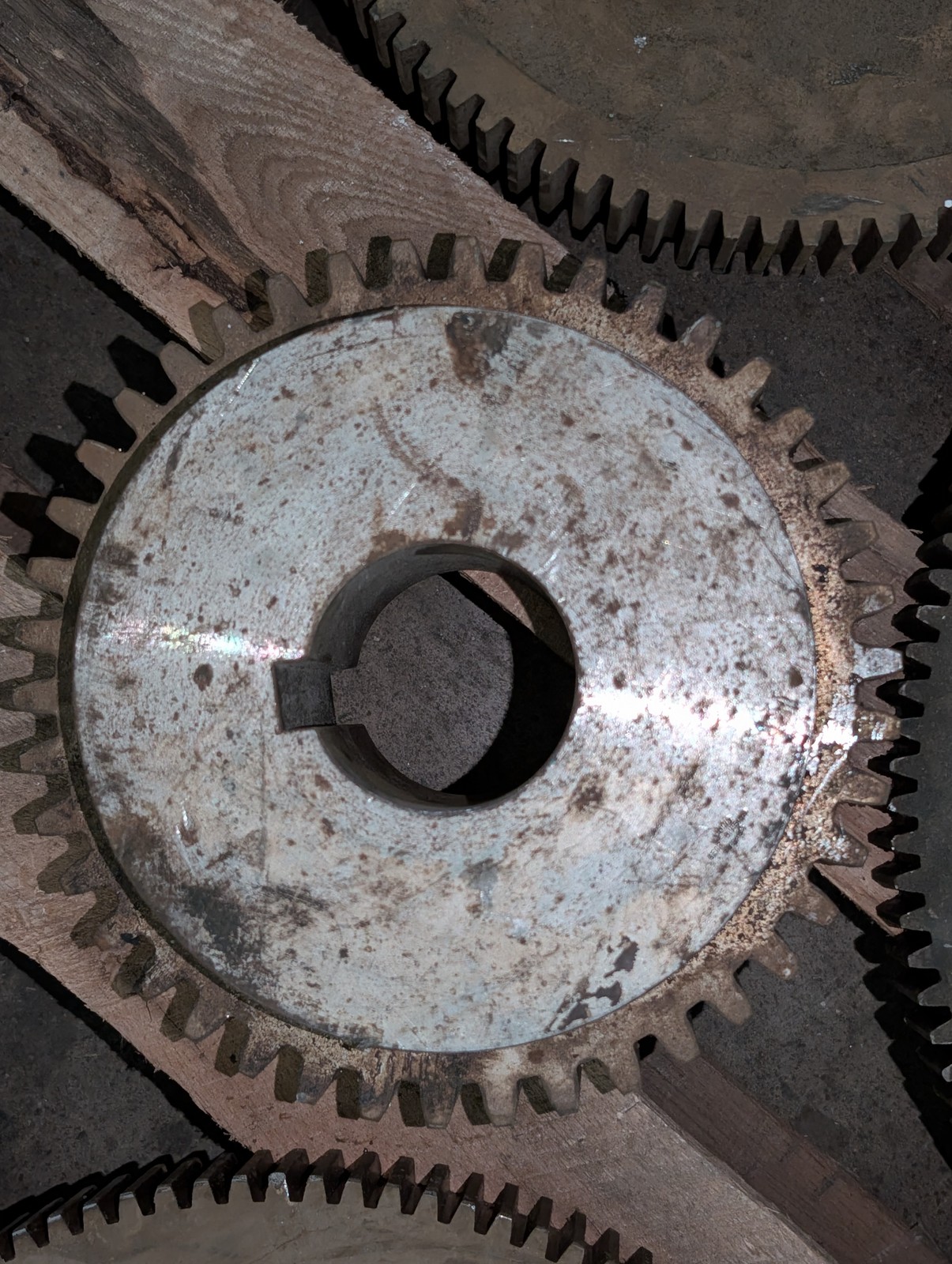 Unbranded 9in spur gear steel machine gear 2-1/2in keyed bore as shown