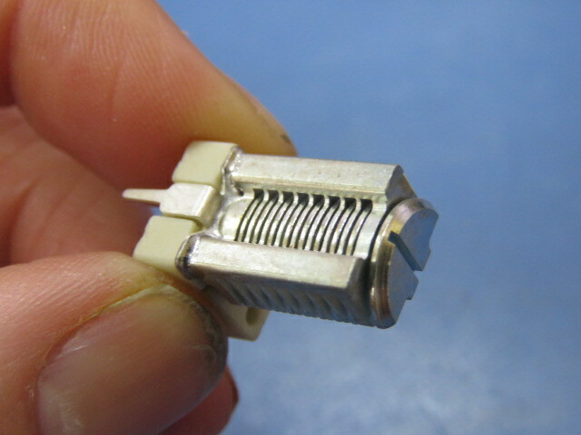 JOHNSON 189-0508-005 Qty of 10 per Lot VERITICAL PC MOUNT CAPACITOR
