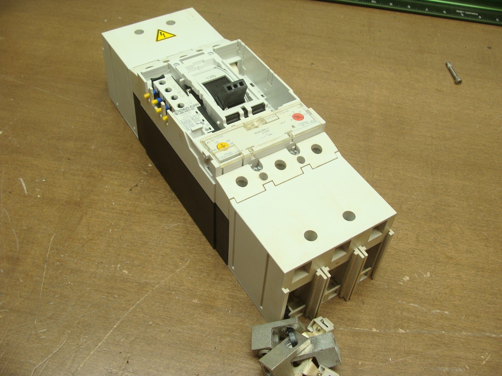 MOELLER 125A CIRCUIT BREAKER NZM2/3-XUHIV 280-525VAC