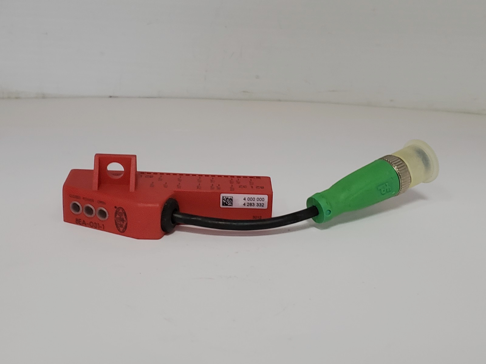 DE-STA-CO 8EA-031-1 INDUCTIVE SENSOR W/M12 PLUG 4 PIN NNB