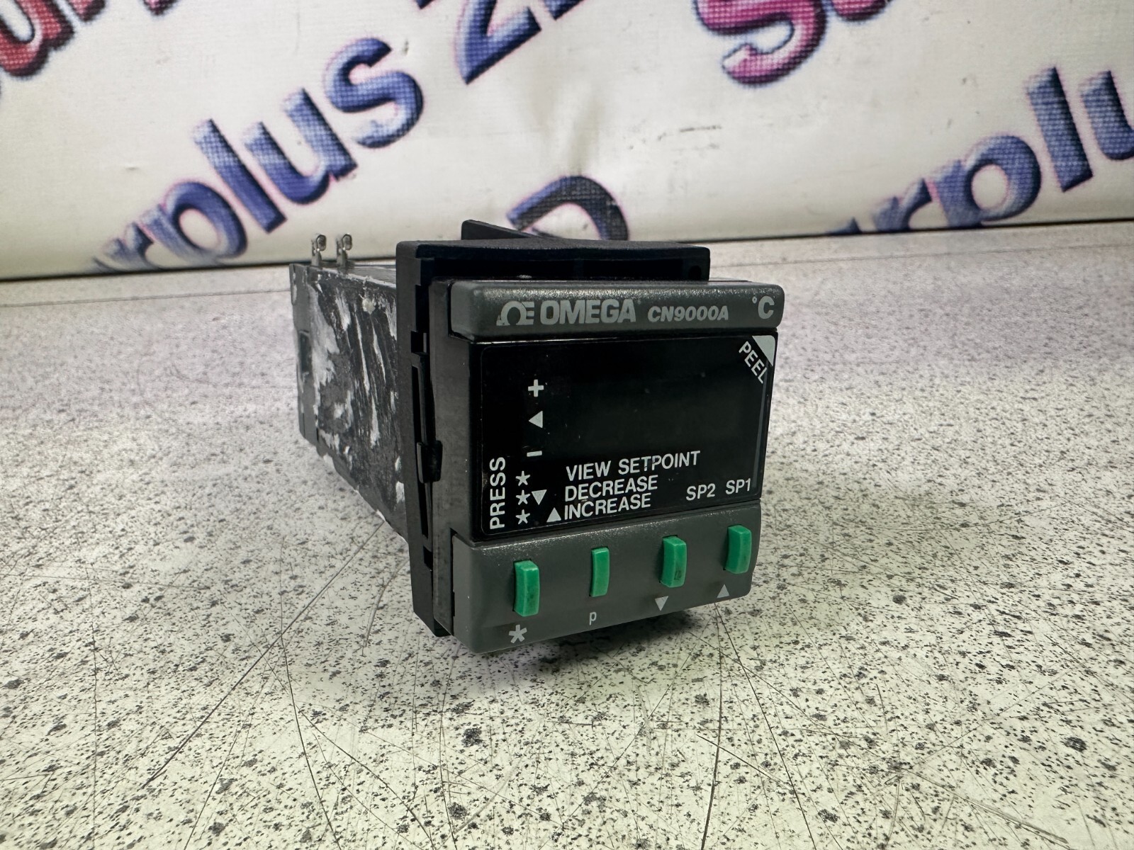 Omega Engineering, inc. CN9221A Temperature Controller CN9000A