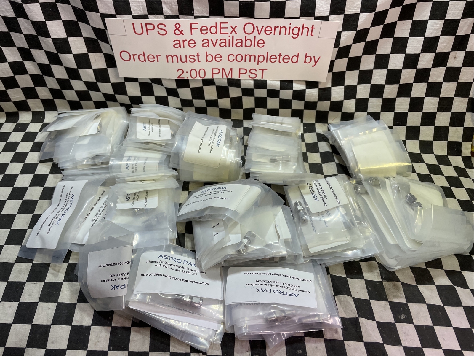 SWAGELOK Male Adapter 1/8” NPT x 1/8” Comp, SS-200-1-2, LOT OF 100, #132K
