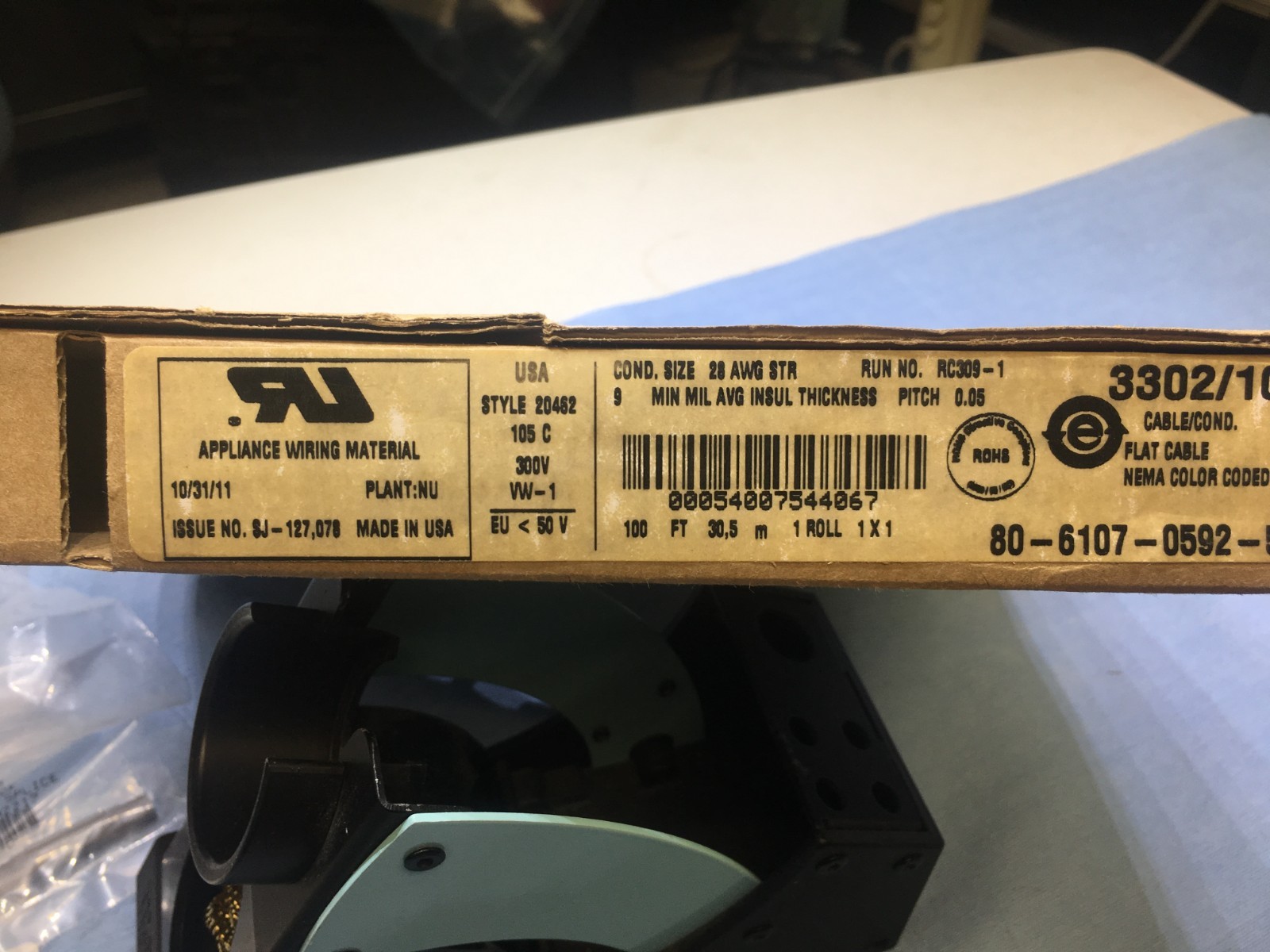3M 3302/10 Color Coded Flat Cable 28 AWG 10 Conductor .050 100 foot spool NOS