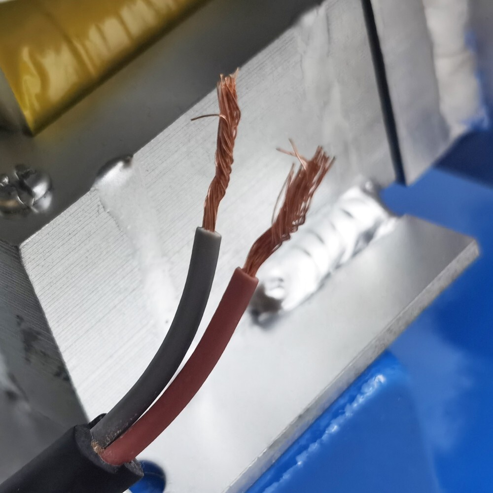 Food Feeder Small Feeder Pellet Feeder110V Electromagnetic Vibrating Feeder 1T/H