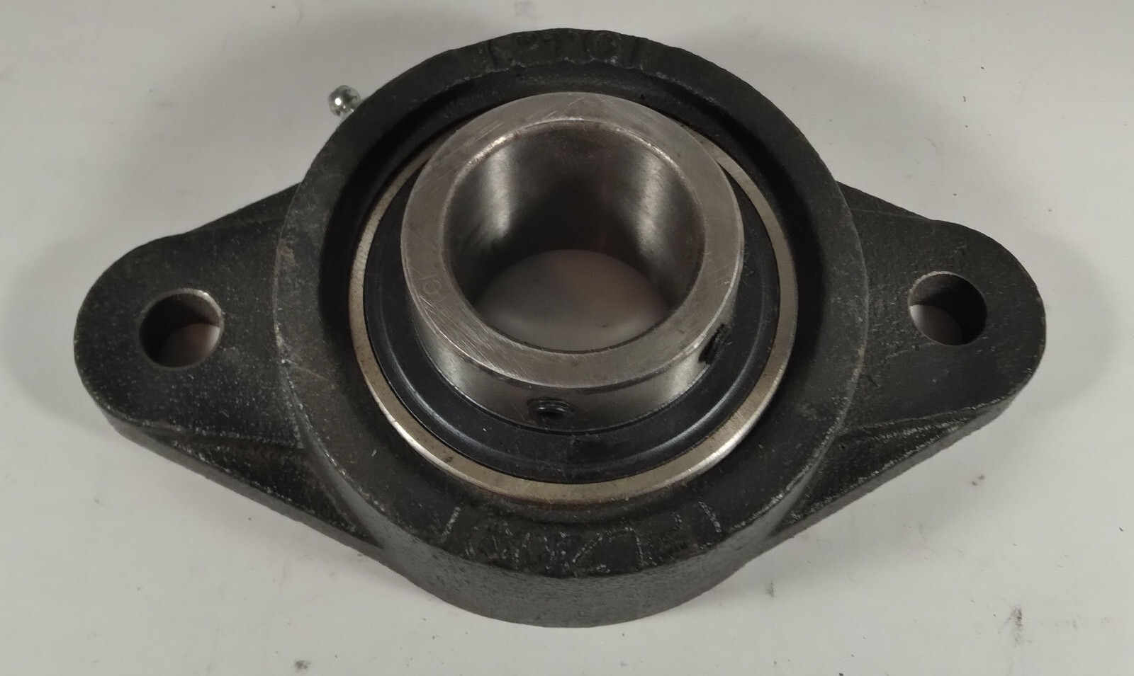 1 NEW IPTCI FL209 2 BOLT FLANGE MOUNT BEARING UC209-27 NNB ***MAKE OFFER***