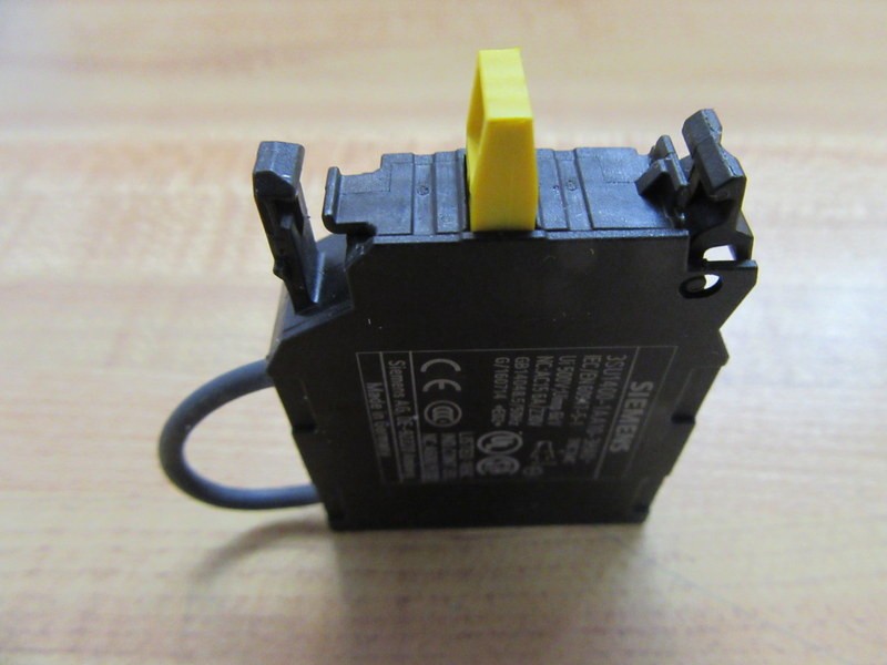 Siemens 3SU1400-1AA10-3HA0 Contact Module