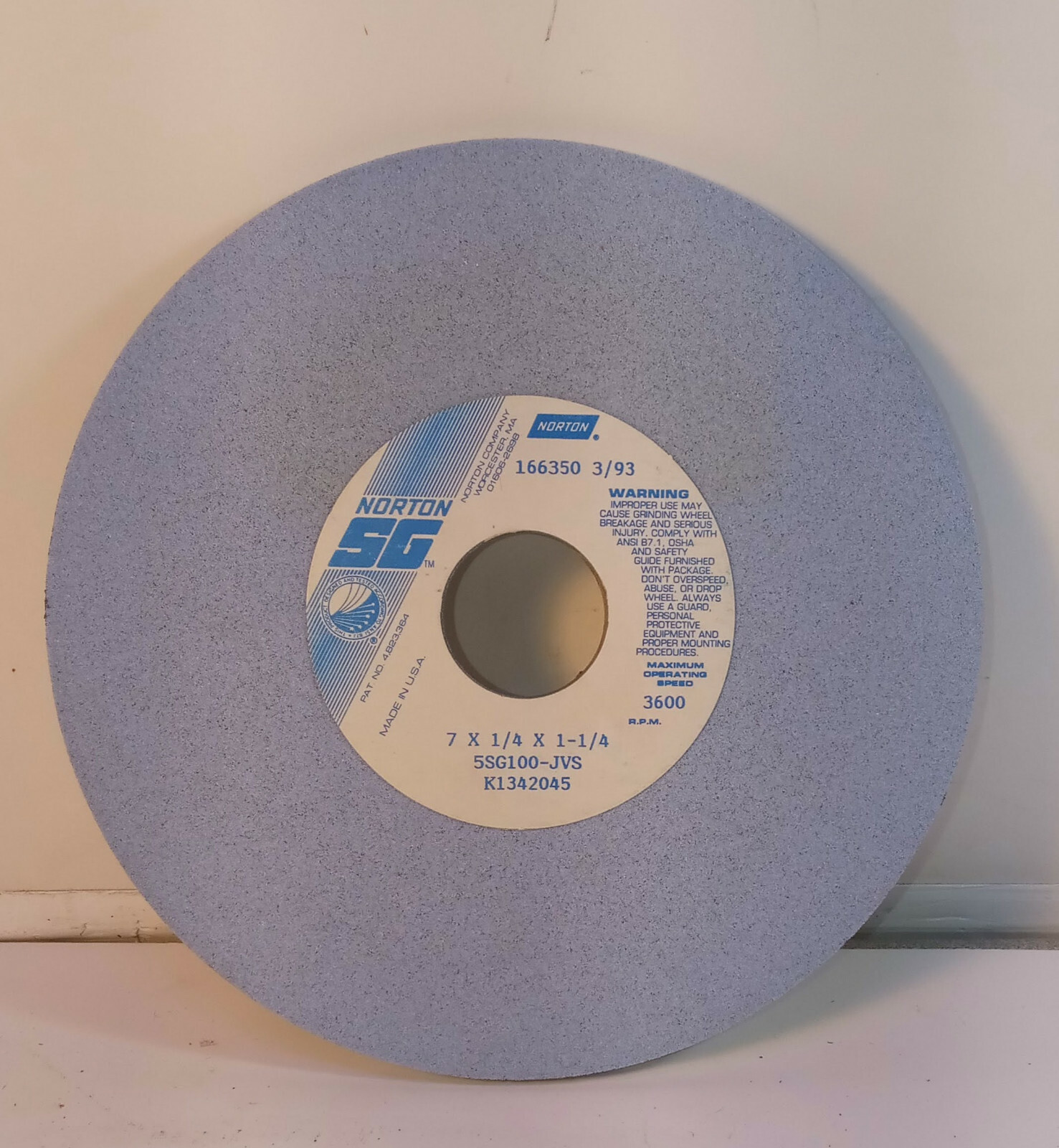 1 NEW NORTON SG 5SG100-JVS 7 X 1/4 X 1-1/4 GRINDING WHEEL NNB ***MAKE OFFER***
