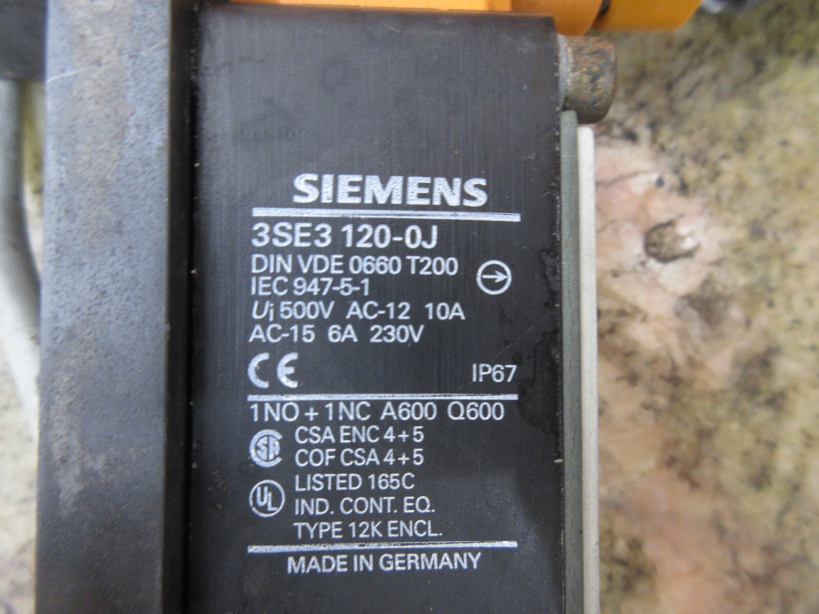 SIEMENS CONTACTOR 3SE3 120-0J DIN VDE 0660 T200 IEC 947-5-1 500V LOT OF 2 PIECES