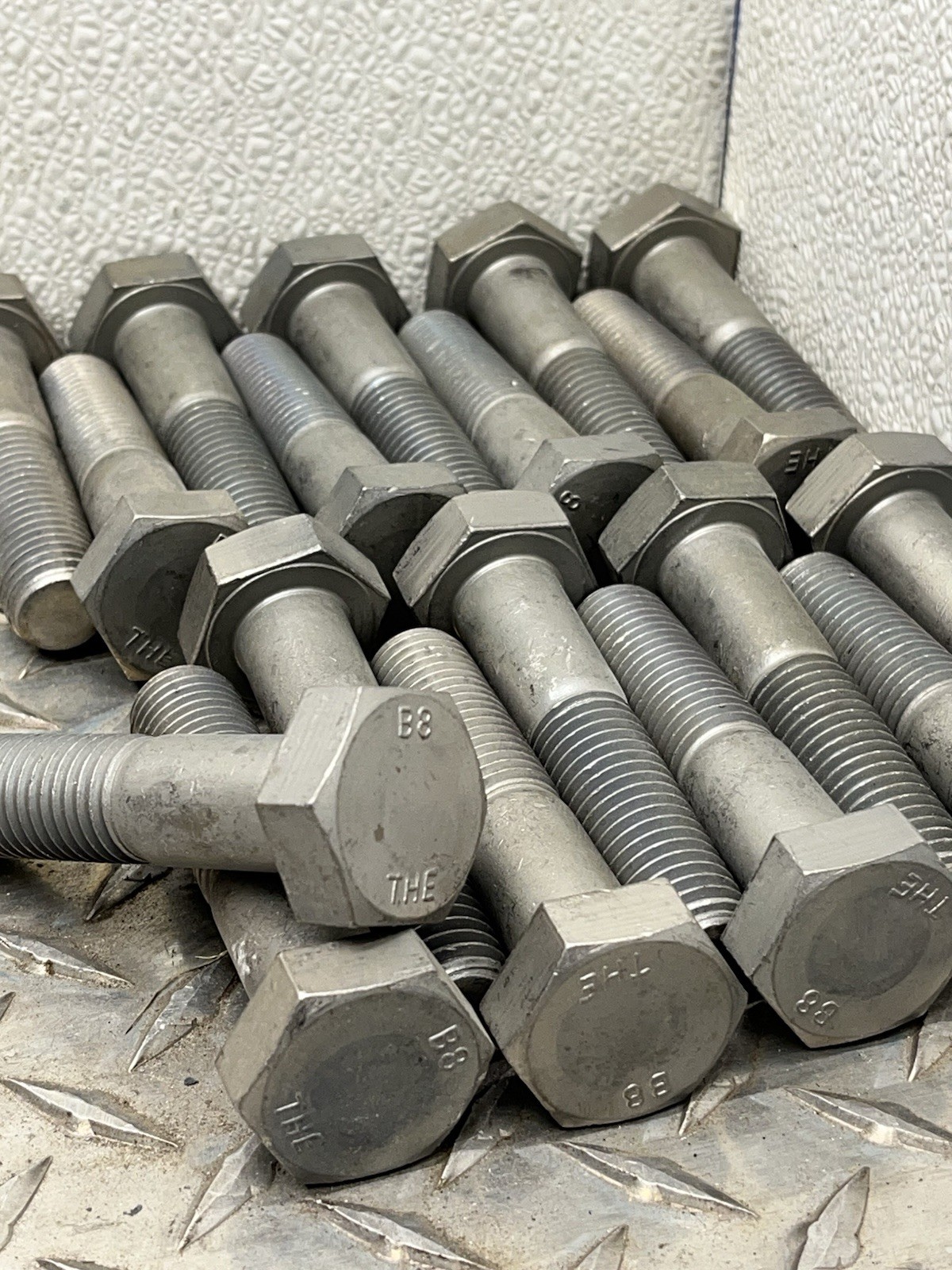 (18) Stainless Steel Heavy Hex Head 3/4″-10 X 3-1/2 length B8 alike 92655A495