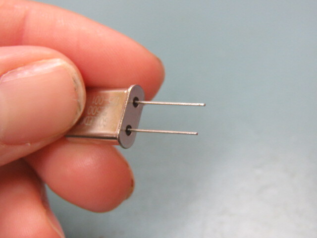 Golledge Electronics 125-001 Qty of 50 per Lot 2.5mhz Quartz Crystal; HC49/251J
