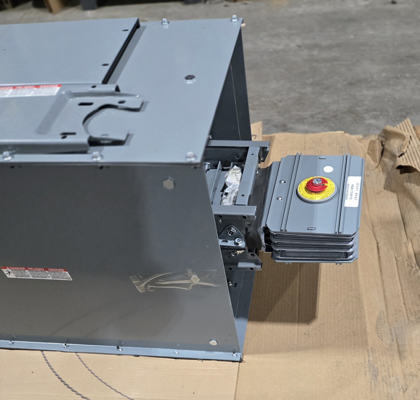SQUARE D AFH2316GEJM I-LINE II BUSWAY TAP BOX/ FITTING. 1600A, 600V, 3P3W.
