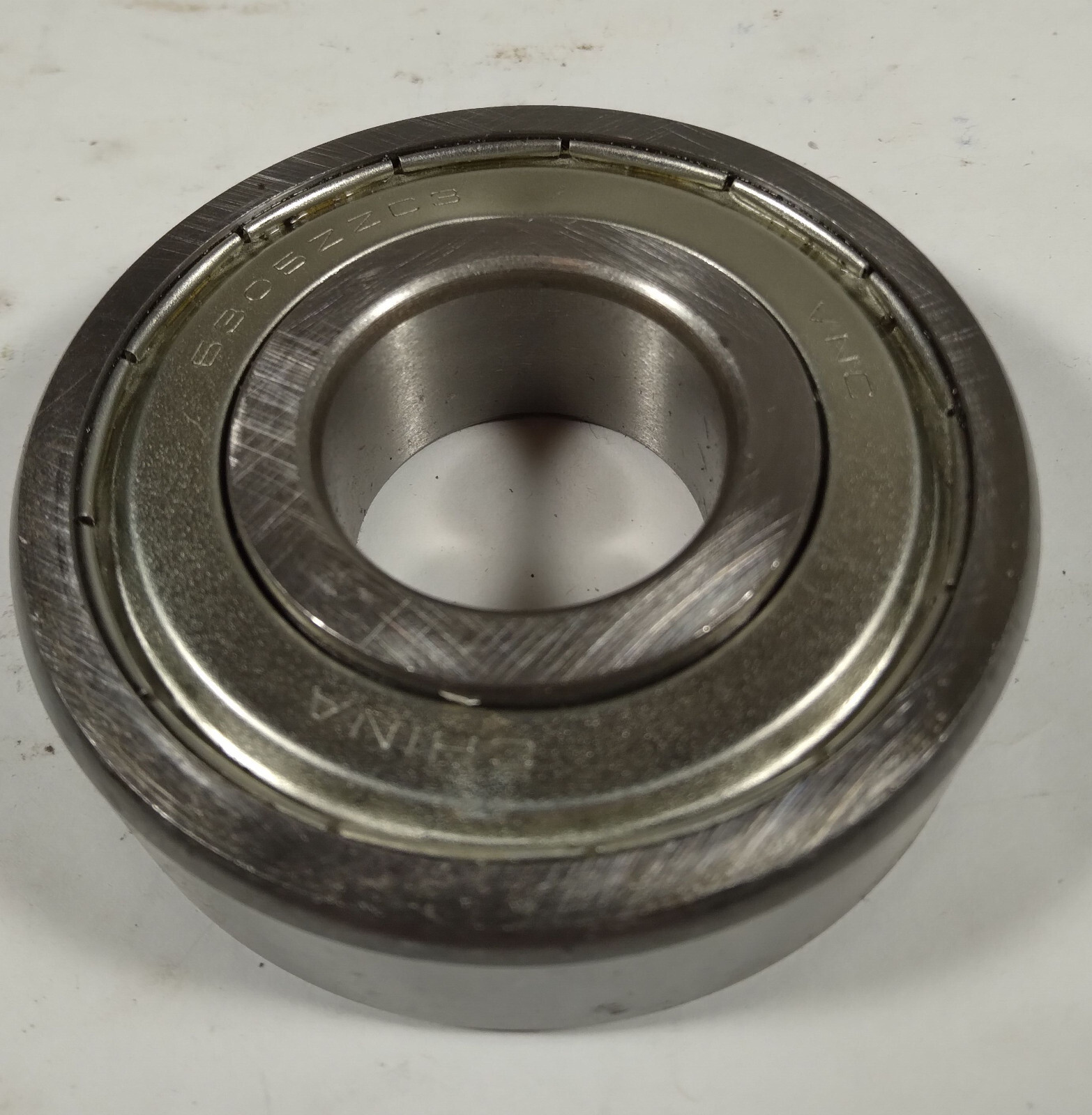 1 NEW VNC 6305ZZC3 BALL BEARING NNB ***MAKE OFFER***